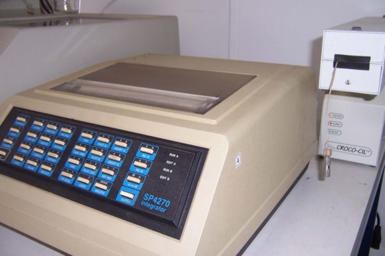 スペクトラ・フィジックス HPLC