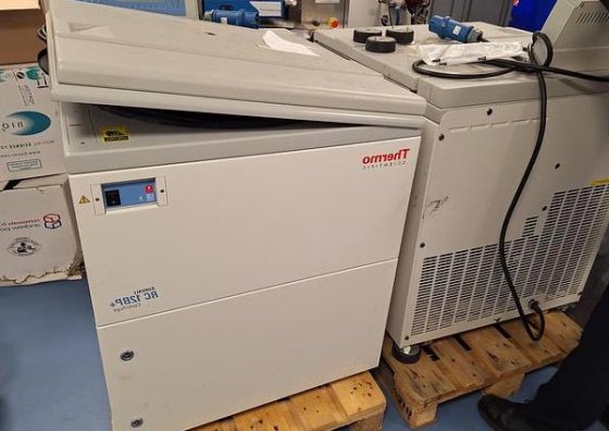 サーモサイエンティフィック ソルバル RC12BP+ 床置型遠心分離機