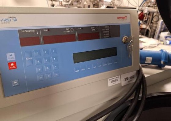 サーモサイエンティフィック ソルバル RC12BP+ 床置型遠心分離機