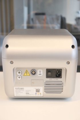 インビトロジェン ネオントランスフェクションシステム