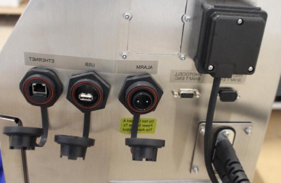 生物梅里埃 APS One 自动倒板机和 Stac