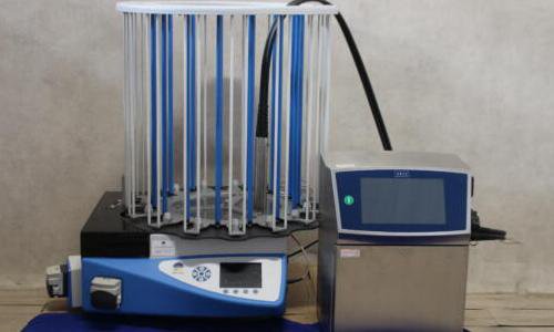 生物梅里埃 APS One 自动倒板机和 Stac