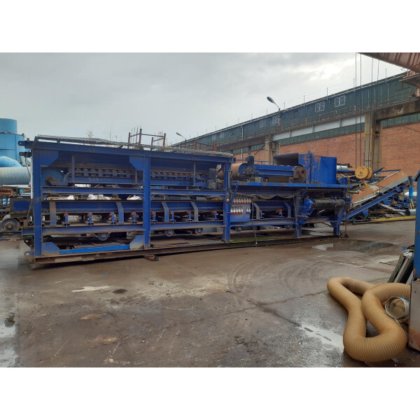 Sorting system for bulk material