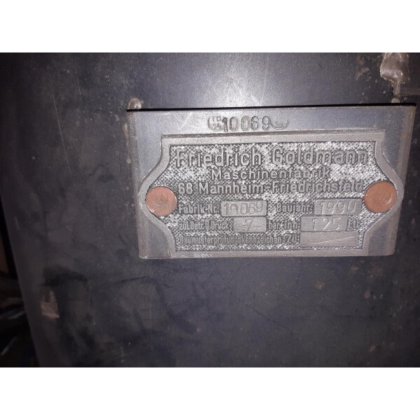 Sandblasting machine with turntable and
