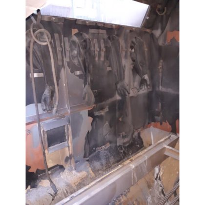 Sandblasting machine with turntable and
