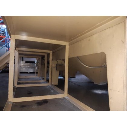 Sandblasting machine with turntable and