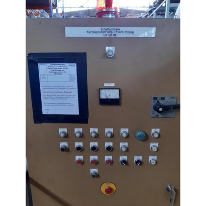Sandblasting machine with turntable and