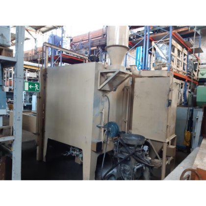 Sandblasting machine with turntable and