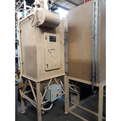 Sandblasting machine with turntable and
