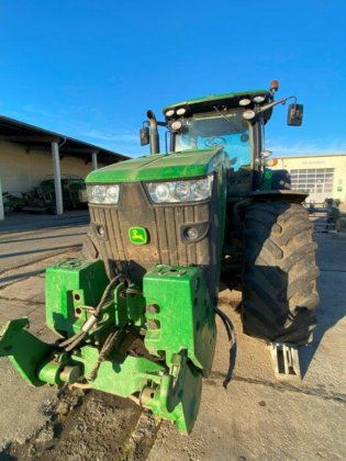John Deere 8335 R /