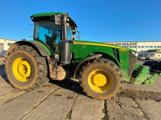 John Deere 8335 R /