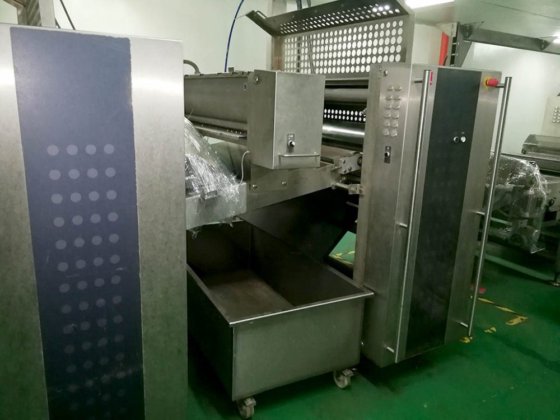 2012 年 Fritsch 层压和酥皮生产线