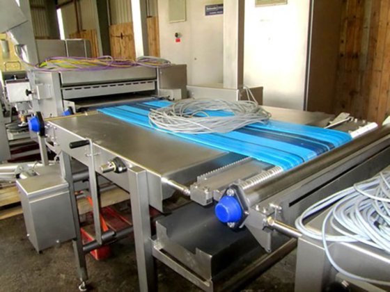 2008年 ラデメーカー・クルスト製パンライン