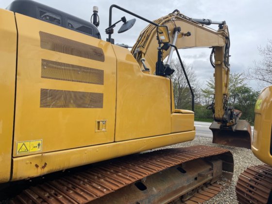 2016 CAT 323FL