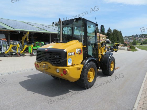 CAT 906M