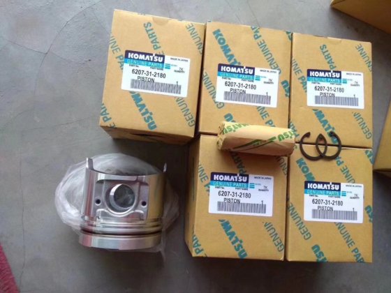 コマツエンジンアッシー＆パーツ