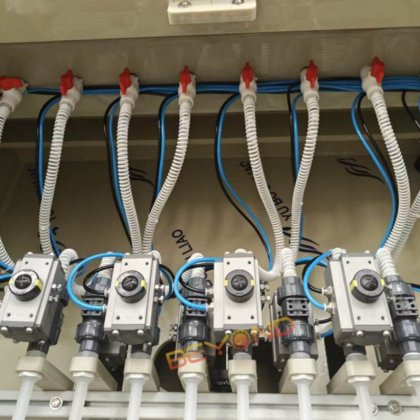 全自动洁厕剂斜口防腐灌装机