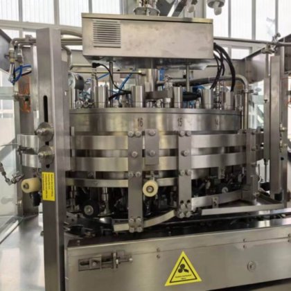 用于高效饮料生产的 60-8 高速啤酒罐灌装和封口机
