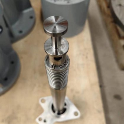 用于高效饮料生产的 60-8 高速啤酒罐灌装和封口机