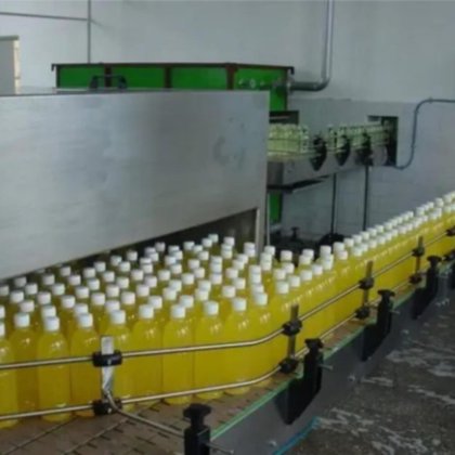 PET 瓶用三合一果汁自动灌装机