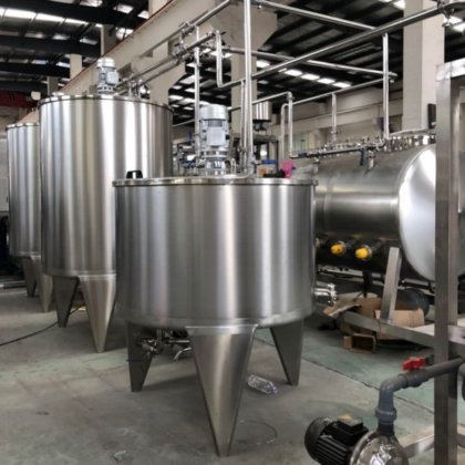 PET 瓶用三合一果汁自动灌装机