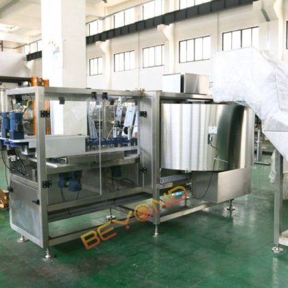 理瓶设备：为高速生产线简化瓶子处理流程