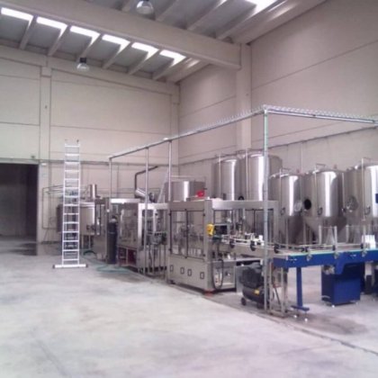 玻璃瓶式鸡尾酒灌装机