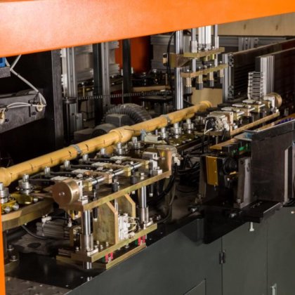 全自动 4 腔 PET 瓶吹塑成型机