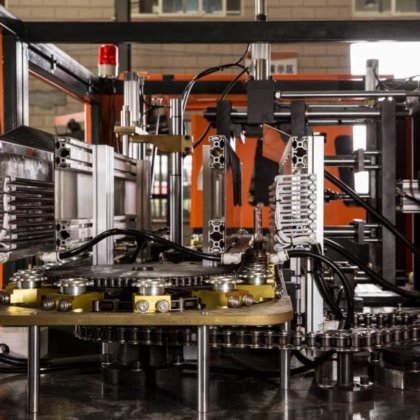 全自动 4 腔 PET 瓶吹塑成型机