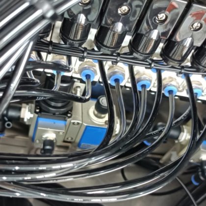 啤酒桶清洗灌装机 - 为啤酒厂提供高效的清洗和灌装服务