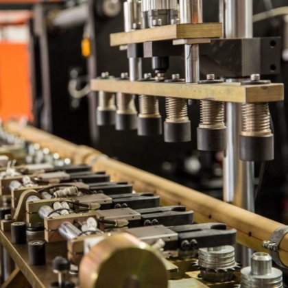 6 腔 PET 瓶自动吹瓶机