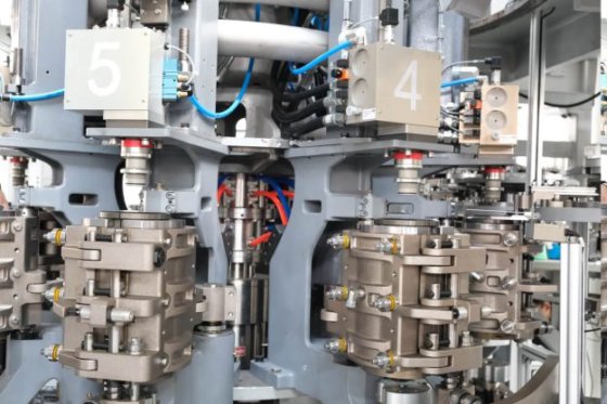 吹瓶灌装旋盖多头纯净水单体组合机