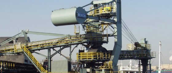 シップローダ 運搬機械