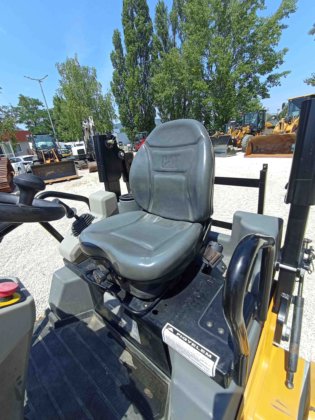 2019 Caterpillar CB2.7