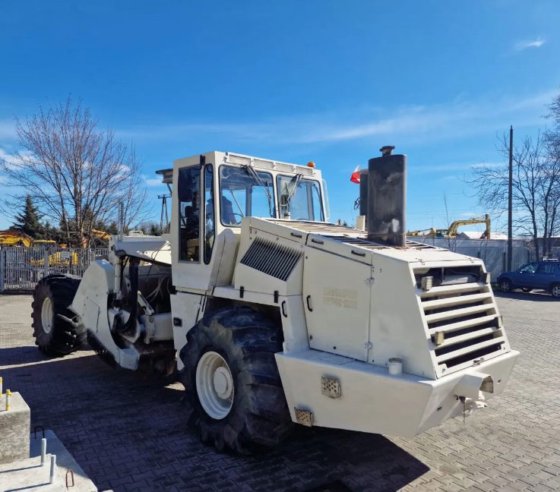 2004 Bomag MPH 122