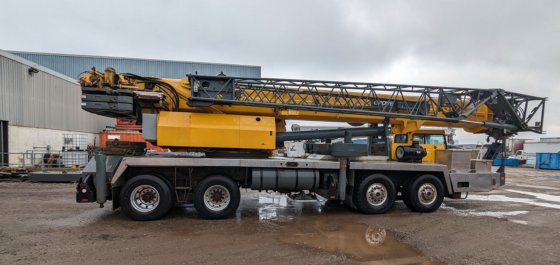 2003 Grove TMS900E