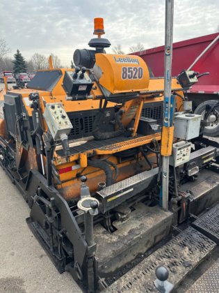 2019 Leeboy 8520