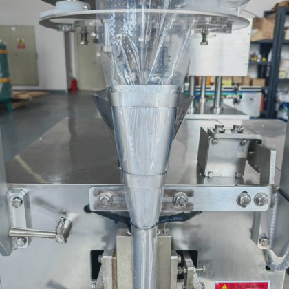 ミックスナッツ/顆粒スパイス/砂糖小袋自動スナック包装機