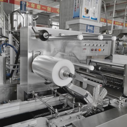 扑克盒、牙膏盒、香烟盒透明玻璃膜三维包装机