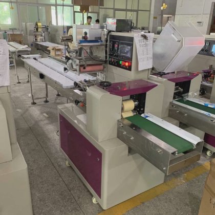 自動高速カード小型IDカード枕形横型梱包機