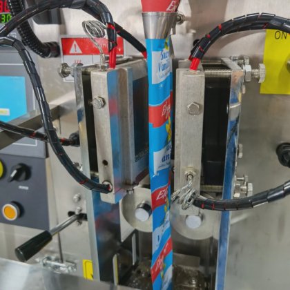 10-20g干燥剂、保鲜剂小袋自动包装机