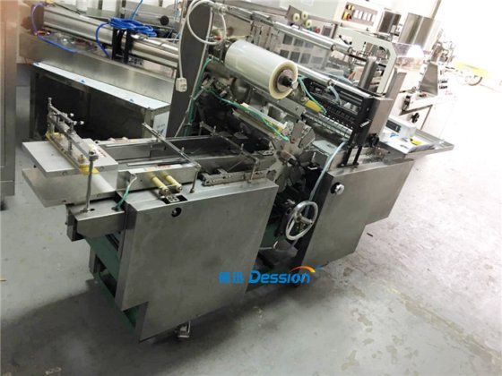 自動透明膜立体たばこ包装機