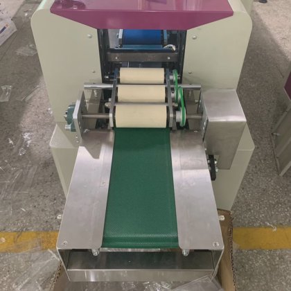 Macchina automatica per imballaggio a