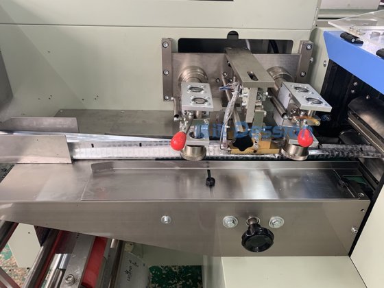 新型50g 100g自動水平高速シーシャタバコ包装充填機