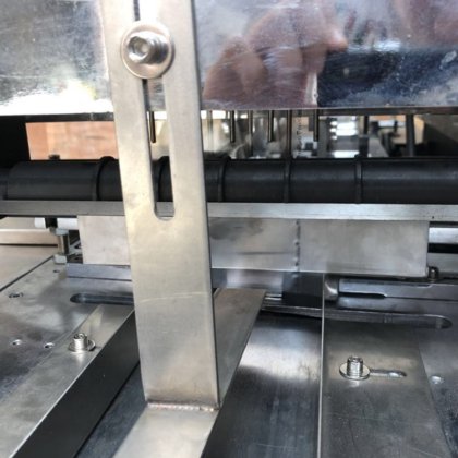 易撕透明玻璃纸包装机，适用于化妆品、香水和口红盒