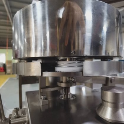 红茶、绿茶内外茶包包装机带标签和绳子