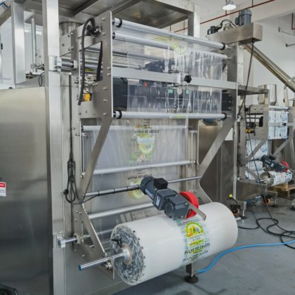 自動1kgオイルバッグ液体包装機 食用油、動物油、植物油バッグ包装機