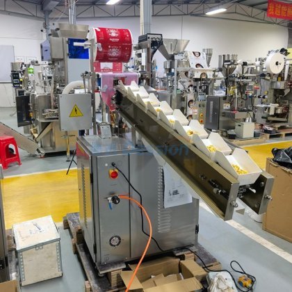 袋入りミックスナッツ、ドライフルーツ、野菜チップス用の自動粒状包装機