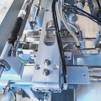 自动宠物食品袋口袋拉链袋包装机