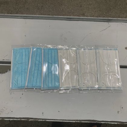 高速使い捨て医療用サージカル3層フェイスマスク包装機